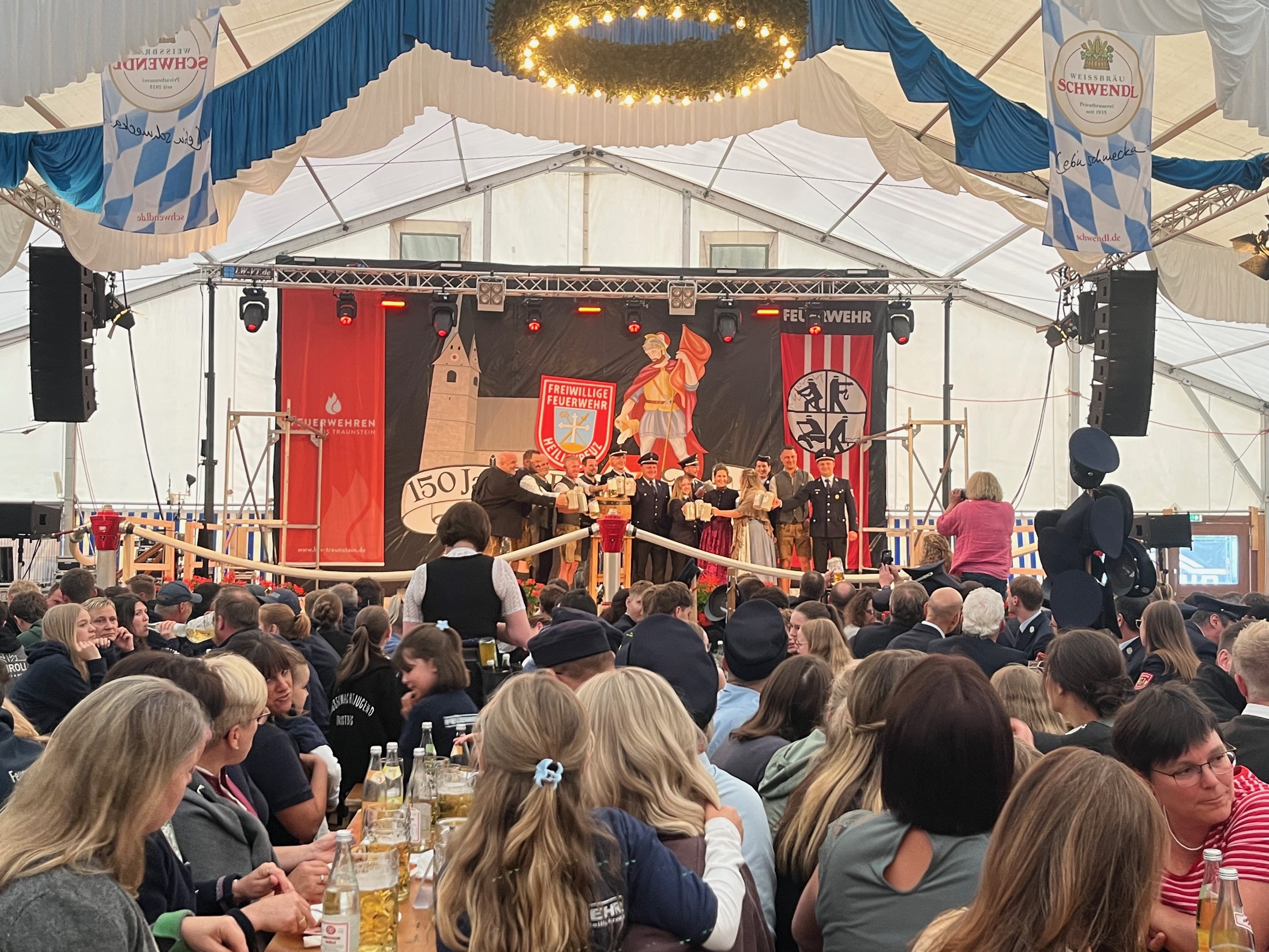 Festsonntag mit Blaskapelle beim Feuerwehrfest Heiligkreuz 2026