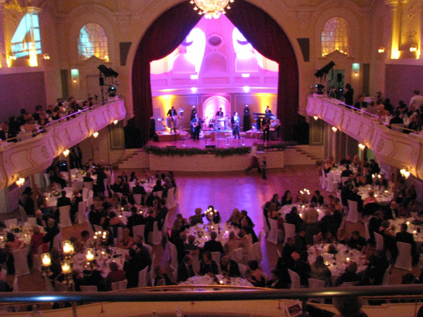 Gala und Kulturveranstaltung mit Bühnenlicht