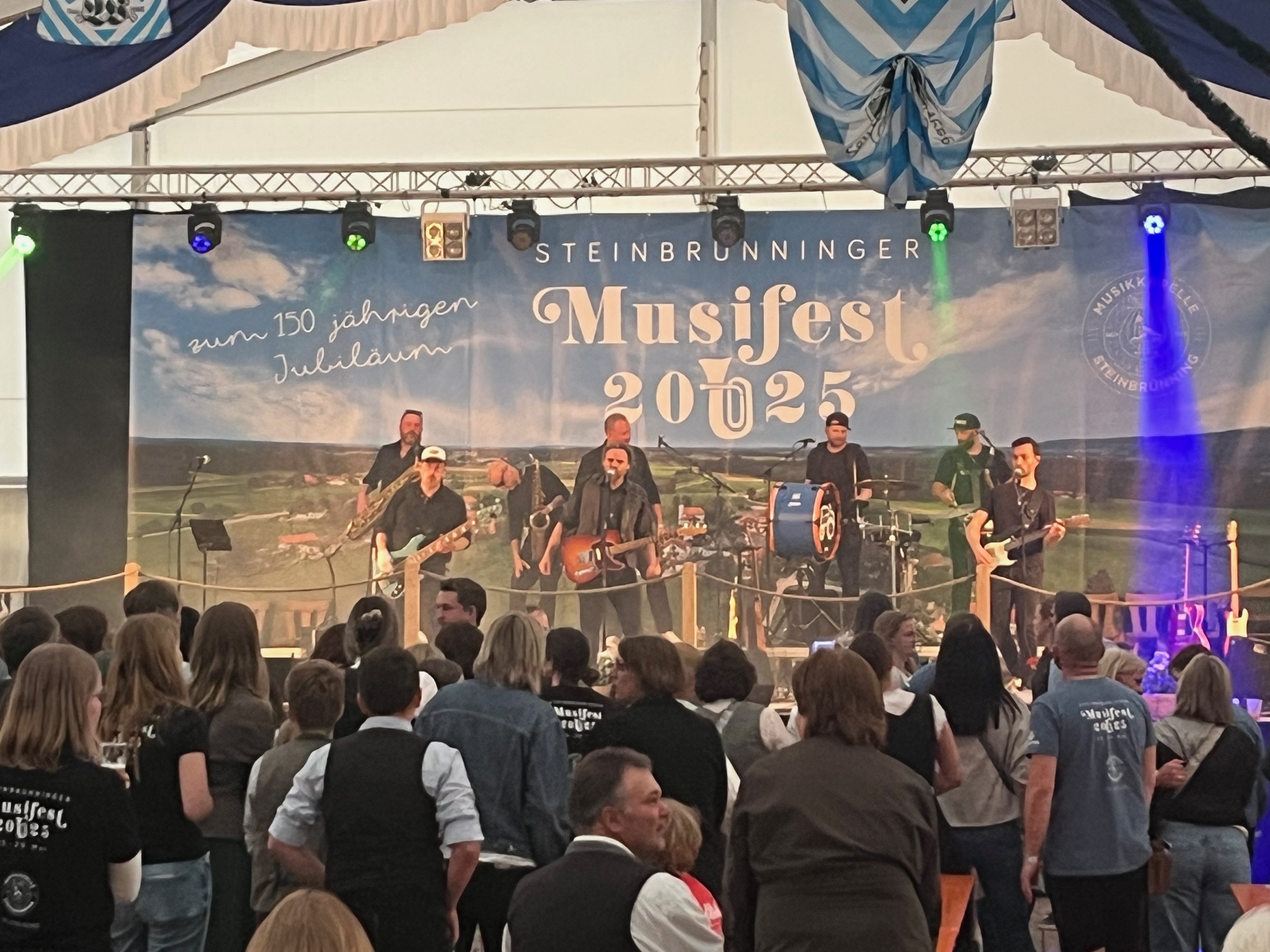 Pongauer Tanzlmusi und Festzelttechnik beim Musikfest Steinbrünning 2025