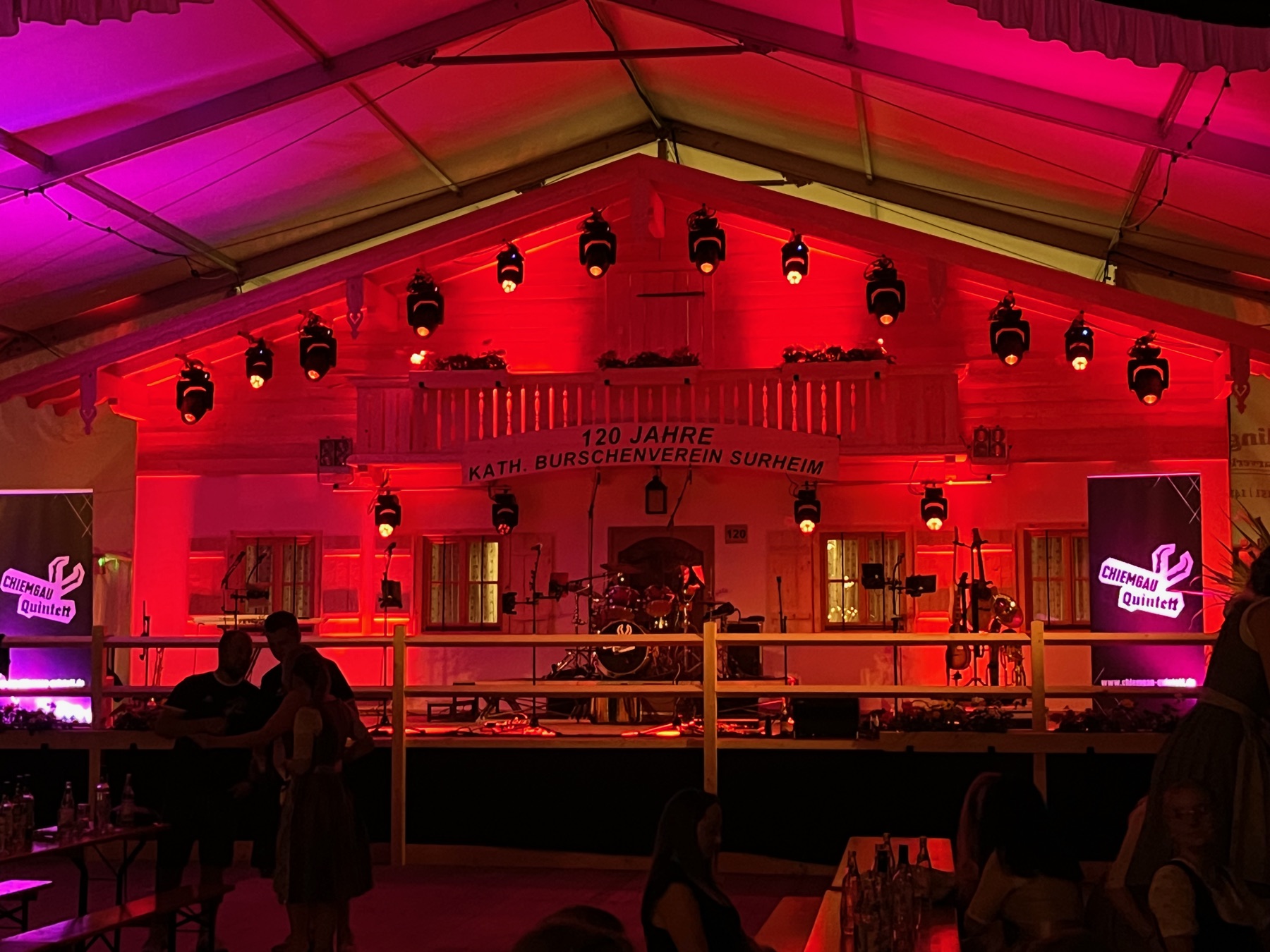 Bühne beim Gauburschenfest Surheim 2025