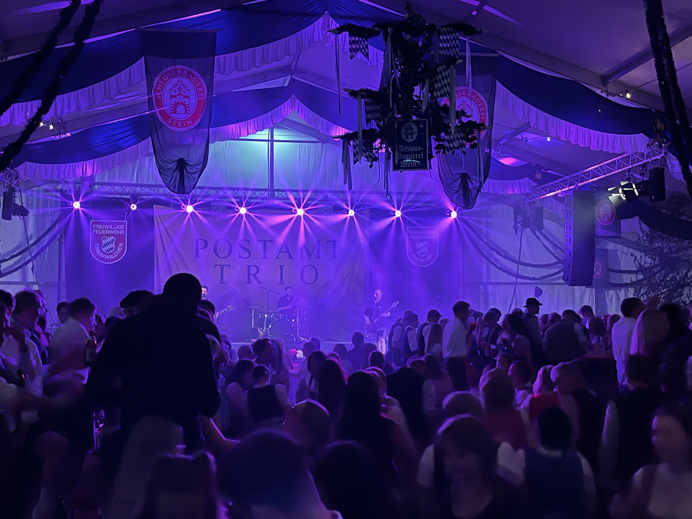 Zeltdisco Alles Blau mit DJ Reitei beim Feuerwehrfest Traunwalchen und Pierling 2025